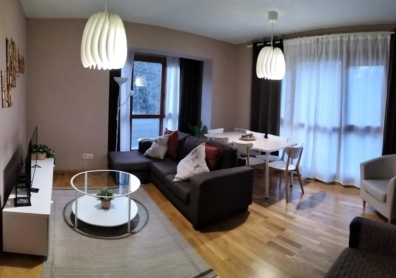 Sala desde puerta-5726